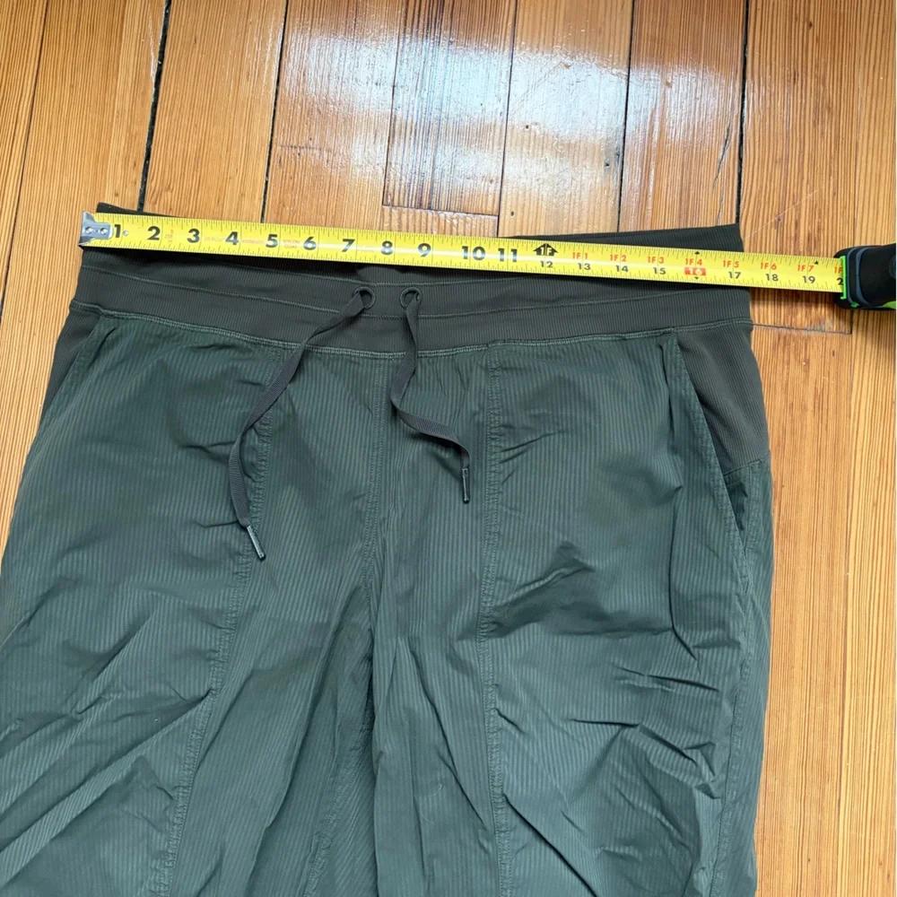 lululemon athletica Dance Studio Mid-Rise Jogger Size 12 - Picture 3 of 6